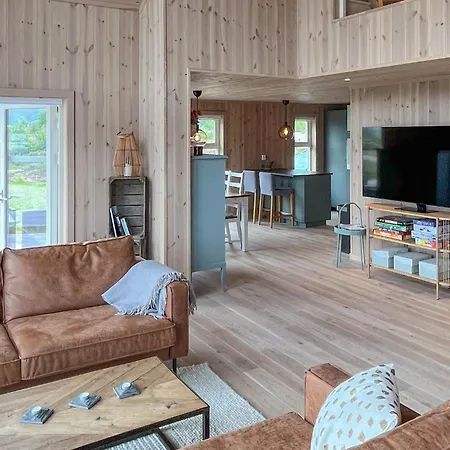 Lovely In Treungen Fjone